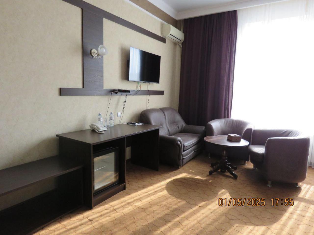 Pride Hotel Taras Exterior foto